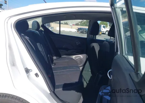 2015 Nissan Versa 1.6 Sl from USA, damaged, VIN 3N1CN7AP1FL821884